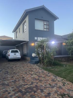 House For Sale in Avondale, Parow